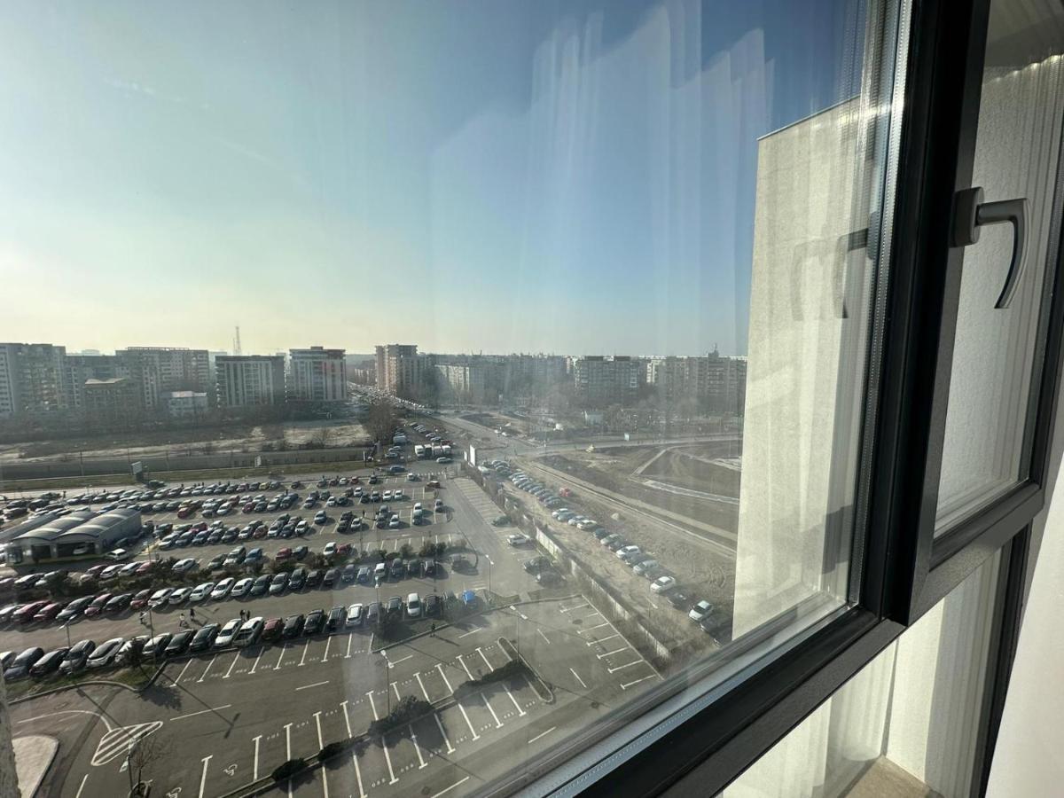 At The Top Plaza Studio Bucharest Exterior photo